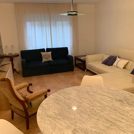 Apartamento CASA MARA , amplio piso con plaza de garaje *