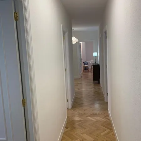 CASA MARA , amplio piso con plaza de garaje Apartamento *