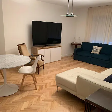 Apartamento CASA MARA , amplio piso con plaza de garaje *