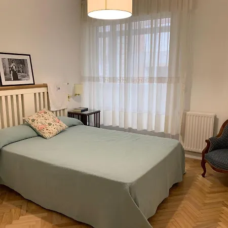 CASA MARA , amplio piso con plaza de garaje